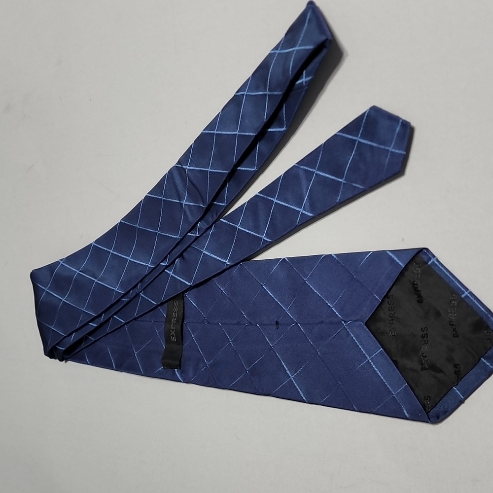 Express Tie - Picture 4 of 4